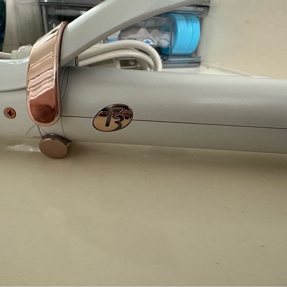 1.25 T3 ID curling iron (newest, smart technology)